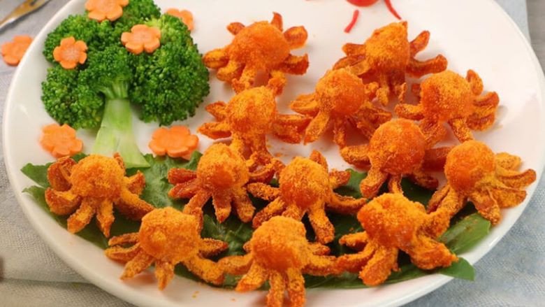 Hướng dẫn làm món xúc xích lắc phô mai thơm ngon tại nhà