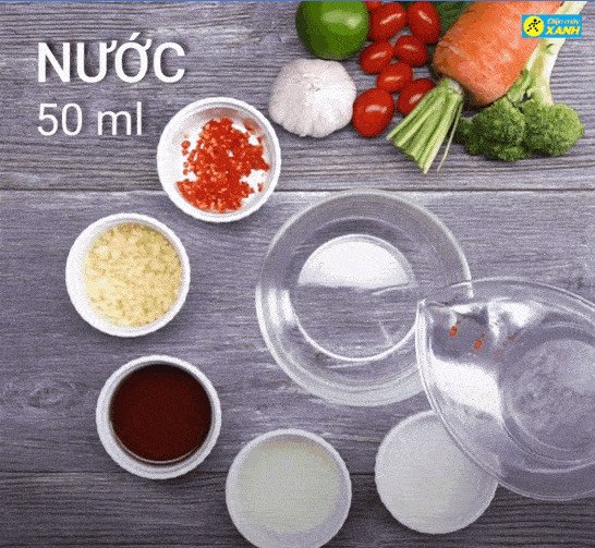 Hướng dẫn pha trộn các nguyên liệu làm nước chấm thịt luộc