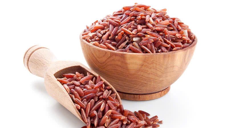 Kết hợp gạo lứt với đa dạng thực phẩm để đảm bảo cân bằng dinh dưỡng