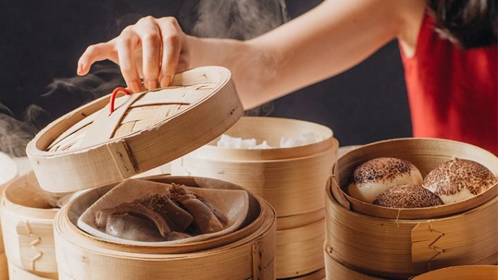 Khay dimsum hấp với nhiều loại bánh đẹp mắt, gợi cảm giác ngon miệng và thanh đạm