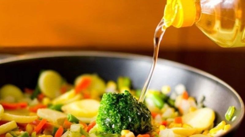 Không dùng quá nhiều dầu khi nấu nấm tràm