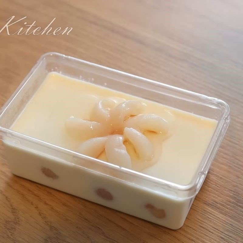 Khúc bạch vải thiều sau khi hoàn thiện các lớp và làm đông