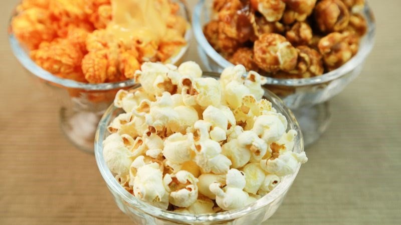 Kiểm soát khẩu phần bắp phô mai để giữ vóc dáng