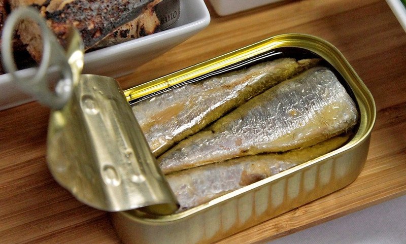 Kiểm soát khẩu phần để tránh tăng cân khi ăn cá ngừ hộp