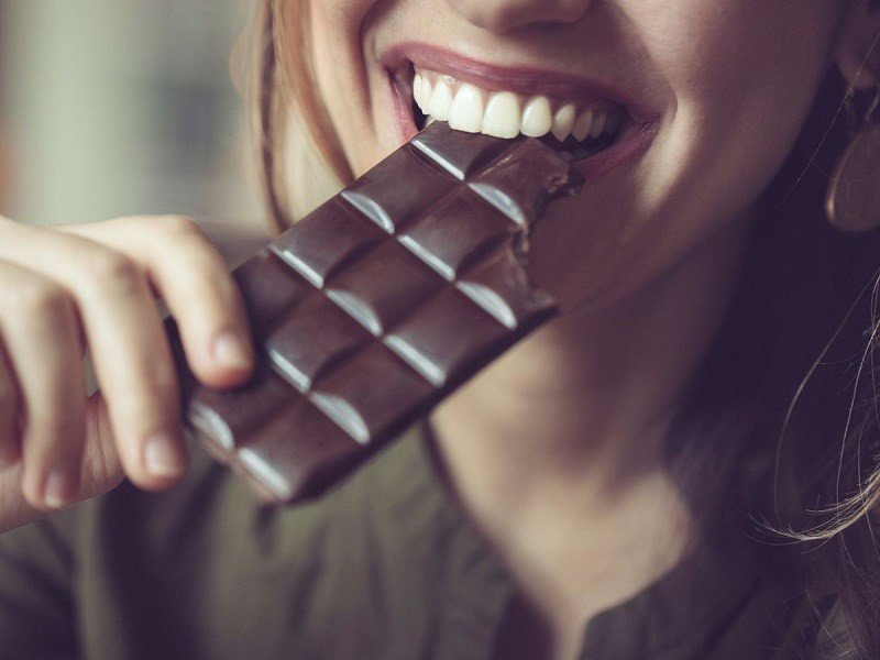 Kiểm soát phần ăn chocolate hợp lý để duy trì cân nặng