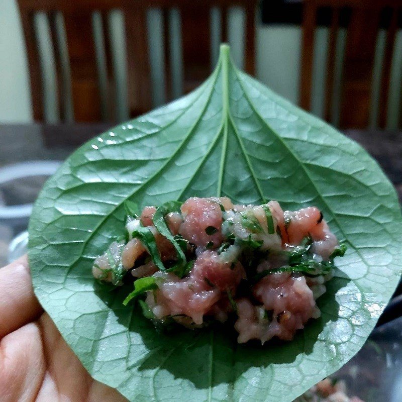 Kỹ thuật cuốn chả lá lốt thịt lợn gọn gàng