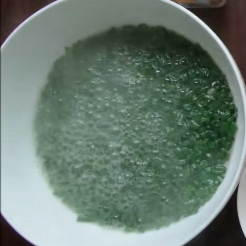 Làm mỡ hành xanh mướt