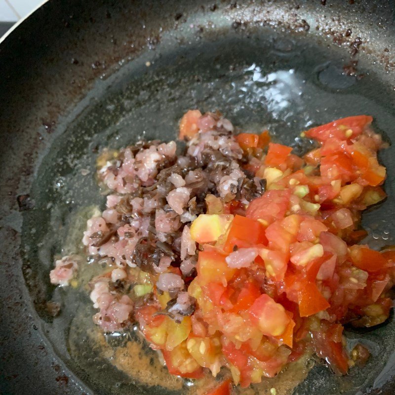 Làm sốt cà chua cho mực