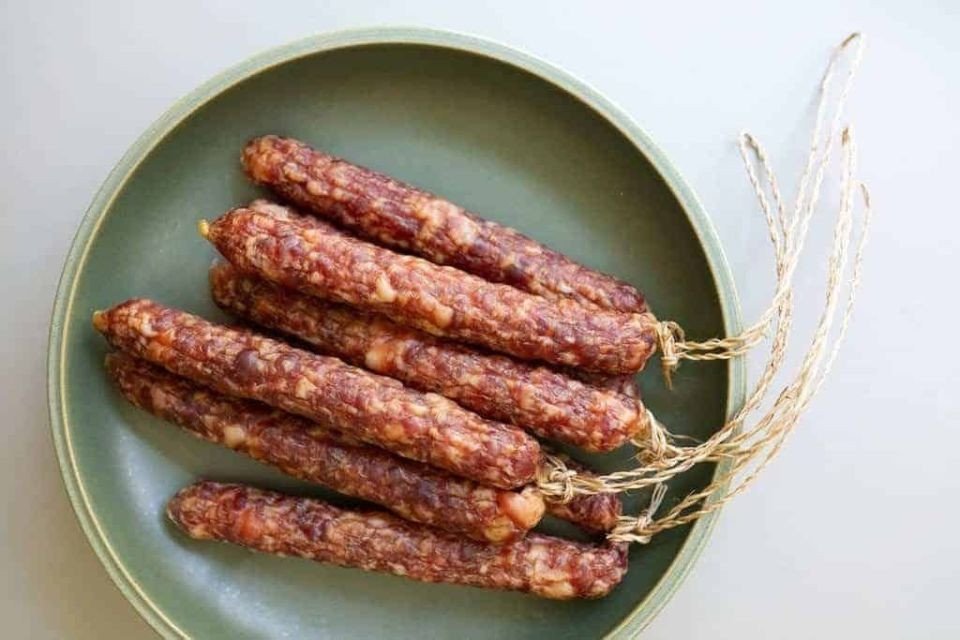 Lạp xưởng được bảo quản đúng cách để giữ hương vị tươi ngon