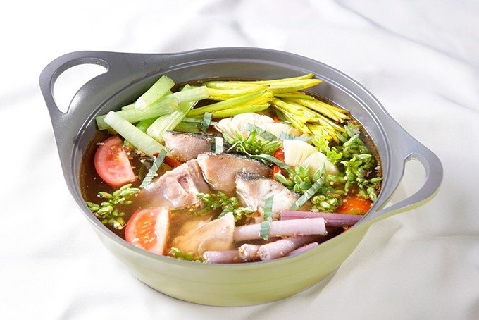 Lẩu cá bớp măng chua chuẩn vị miền Trung