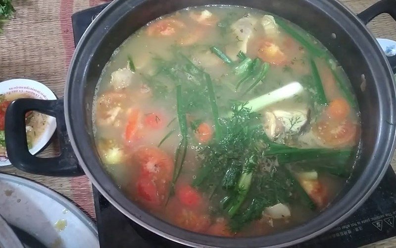 lẩu cá trắm chua cay hấp dẫn
