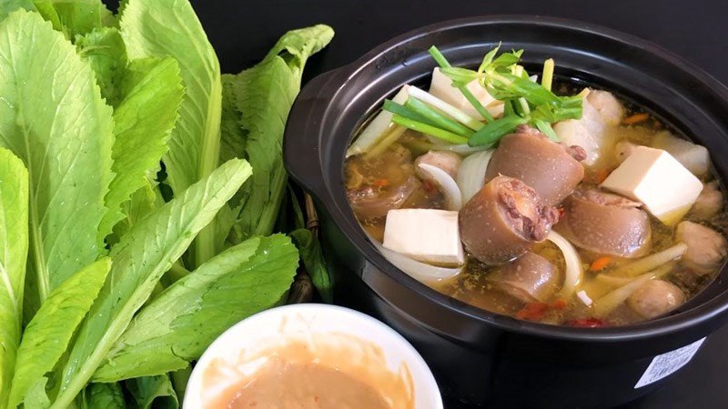 Lẩu đuôi bò thuốc bắc bồi bổ cơ thể, thơm ngon đậm đà