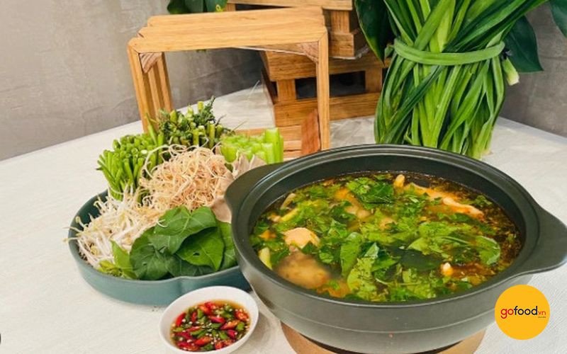 Lẩu gà lá giang miền Nam đậm đà, minh họa cách nấu lẩu gà lá giang ngon