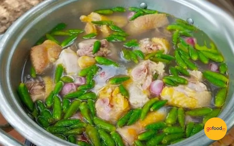Lẩu gà lá giang miền Trung chua cay hấp dẫn, hướng dẫn cách nấu lẩu gà lá giang ngon