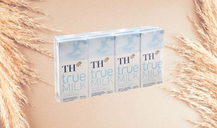 Lốc 4 hộp sữa TH không đường 180ml và tổng calo