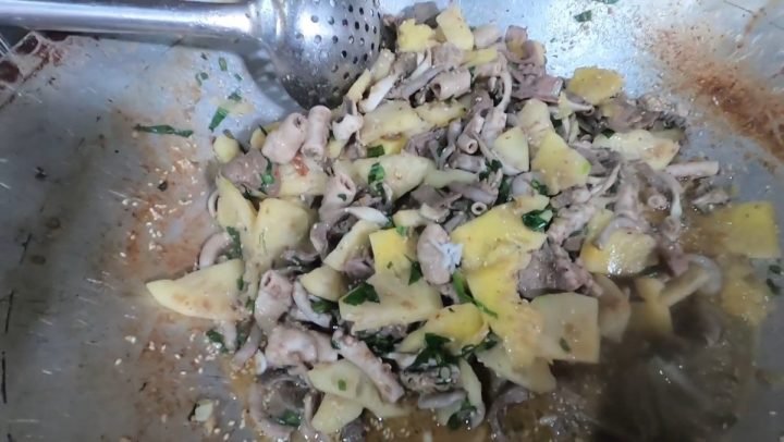 Cách Xào Lòng Dê Chuẩn Vị, Thơm Ngon Không Còn Mùi Hôi Lòng dê xào dứa ngon