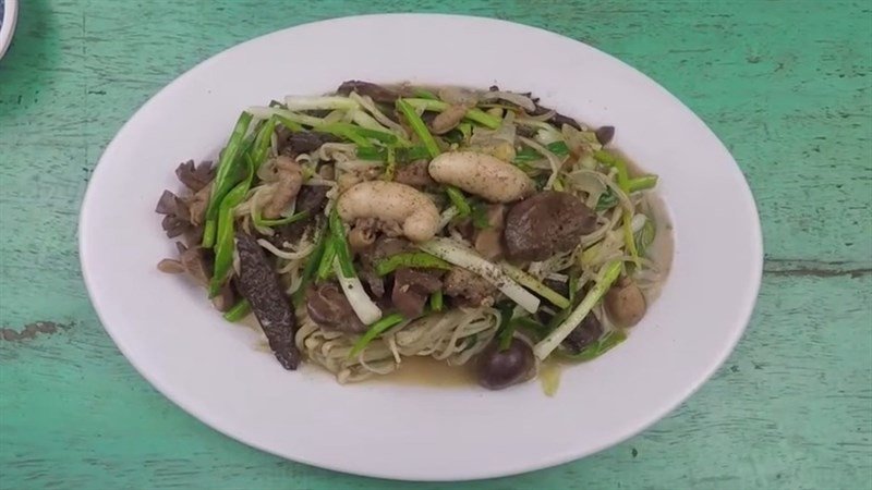 Lòng gà xào nấm thơm ngon bổ dưỡng