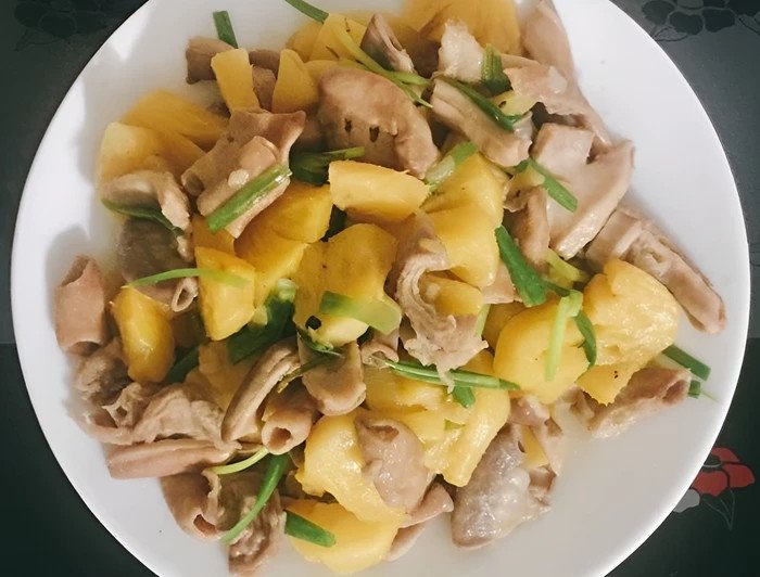 Lòng ngựa xào dứa chua ngọt