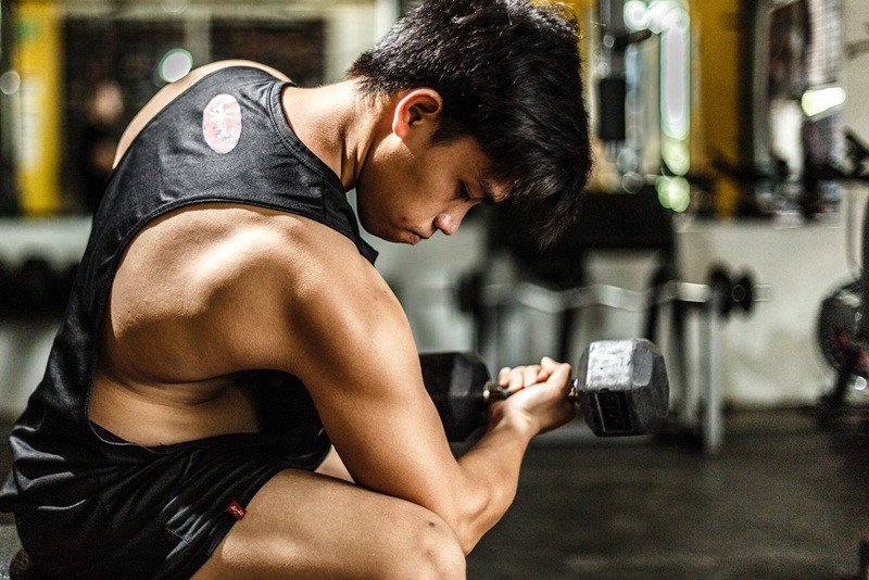 Lượng calo cần thiết thay đổi tùy thuộc vào độ tuổi và giới tính