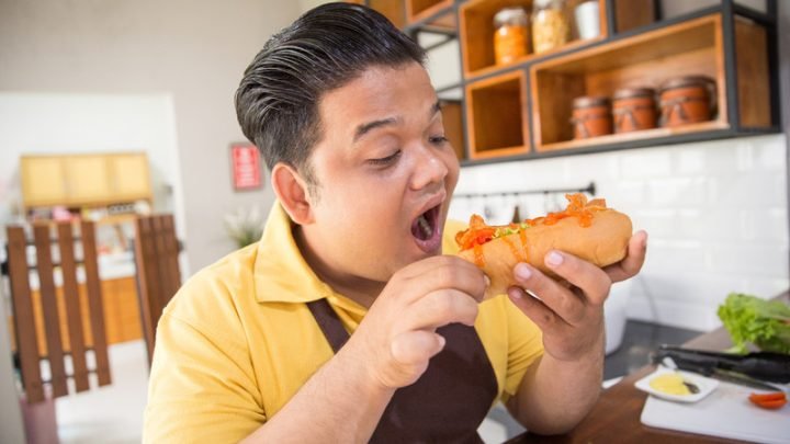 Lượng calo trong bánh mì xúc xích và nguy cơ tăng cân nếu ăn nhiều