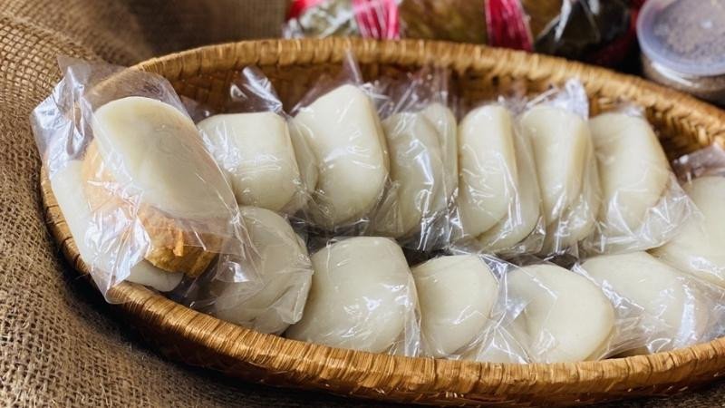 Lưu ý khi ăn bánh dày chả lụa