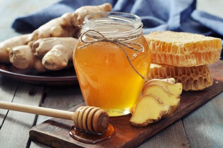 ly nước gừng ấm nóng giúp đốt cháy mỡ bụng hiệu quả