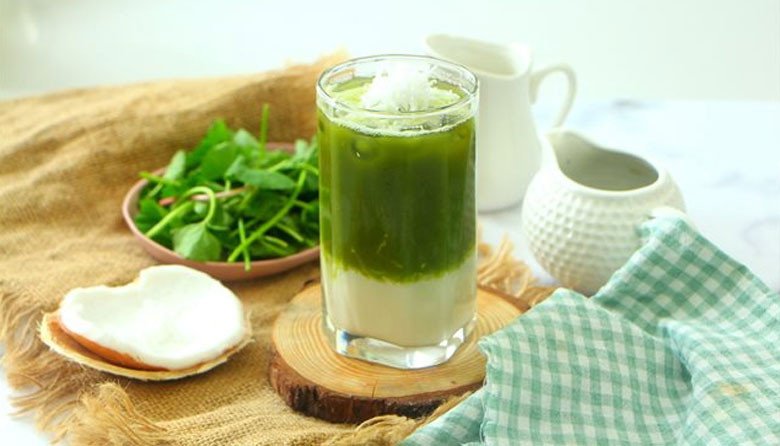 Ly nước rau má đậu xanh sữa dừa phân tầng đẹp mắt, sẵn sàng thưởng thức