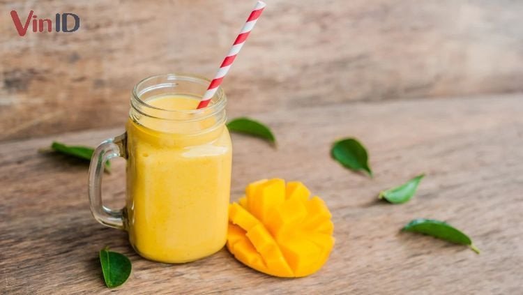ly sinh tố xoài mát lạnh