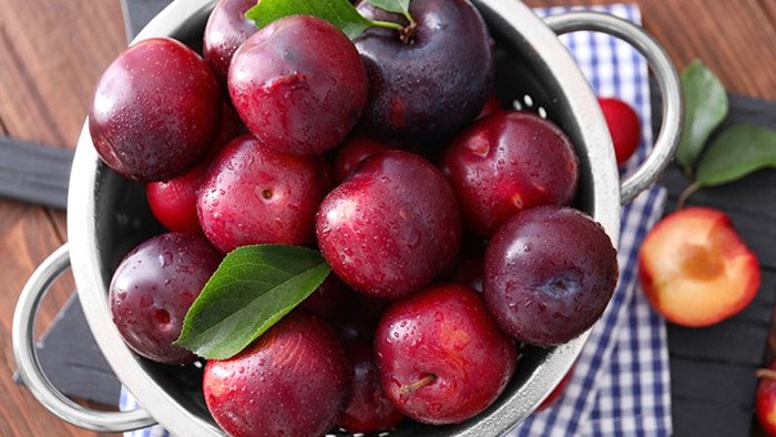 Mận chứa rất ít chất béo, phù hợp cho người giảm cân