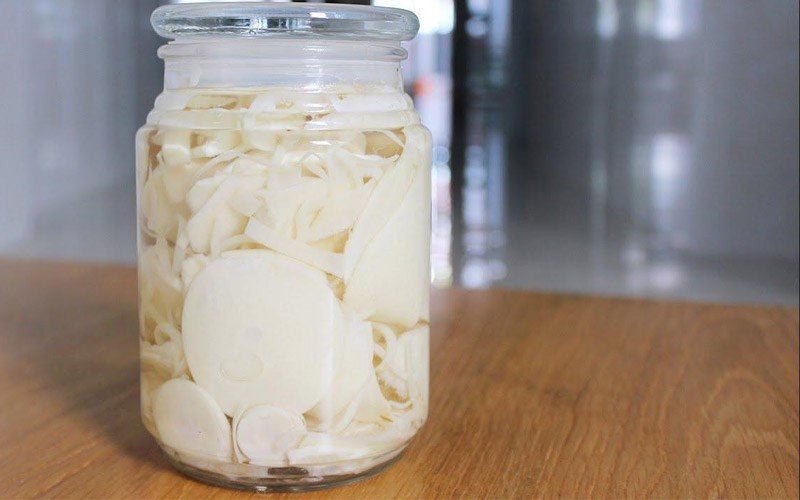 Măng sau khi ngâm phèn chua đạt độ giòn ngon