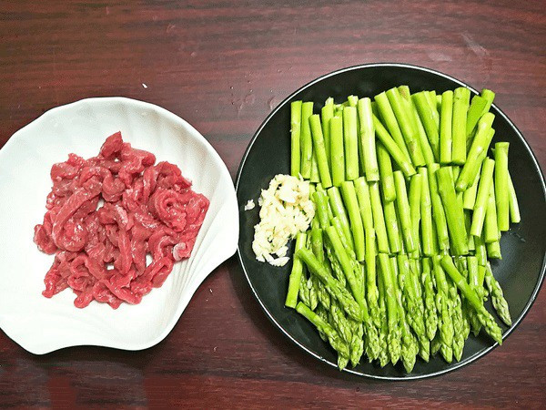 Măng tây tươi ngon chuẩn bị sơ chế