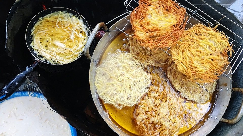 Mẹo chiên bánh khoai lang đạt độ giòn rụm và màu sắc hấp dẫn