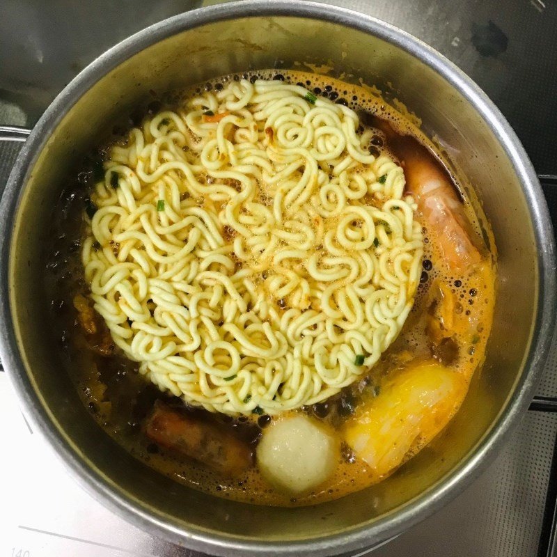 Mì cay gói đã nấu xong