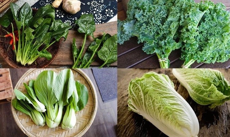 Mì cay với nhiều rau xanh và topping healthy