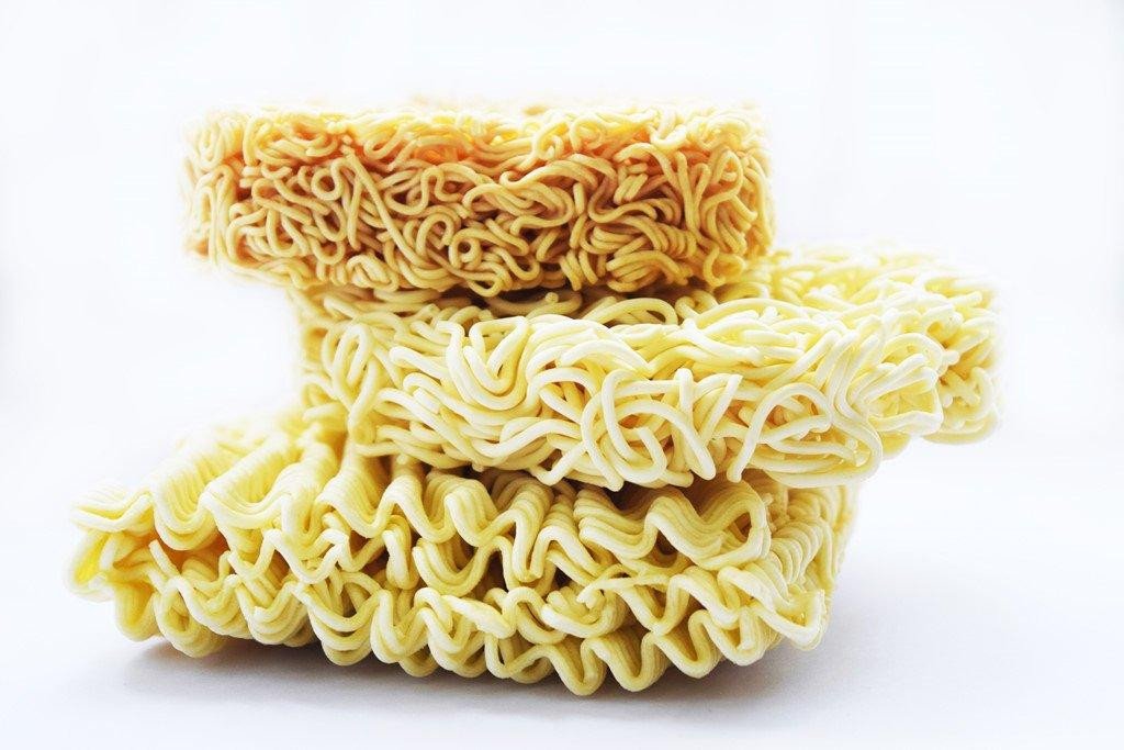 Mì chay với nhiều loại rau xanh tươi mát