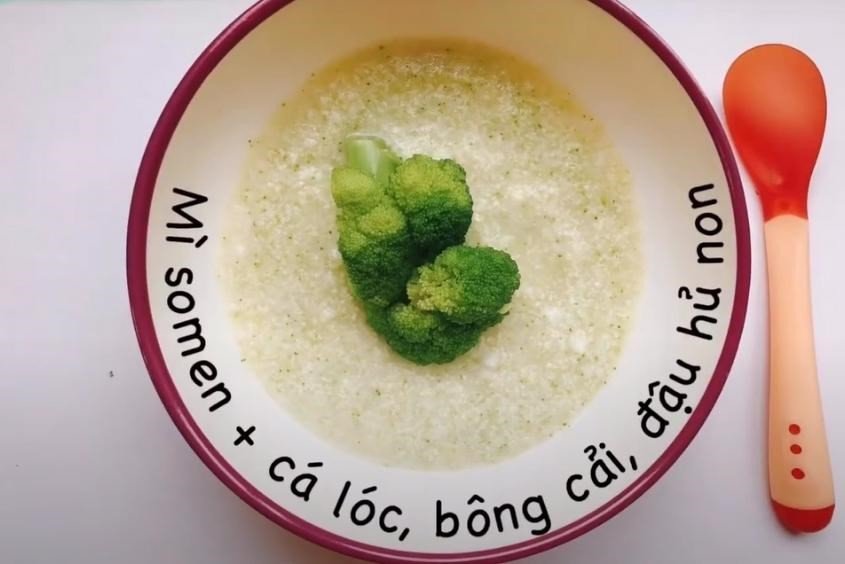 Mì somen bông cải xanh, cá lóc và đậu hũ non cho bữa ăn dặm của bé