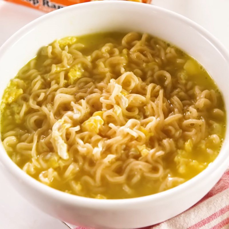 Mì trứng đánh béo ngậy thơm lừng, công thức mì tôm trứng ngon