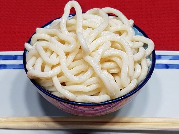 Mì Udon bò có sợi dày và có hương thơm nhẹ