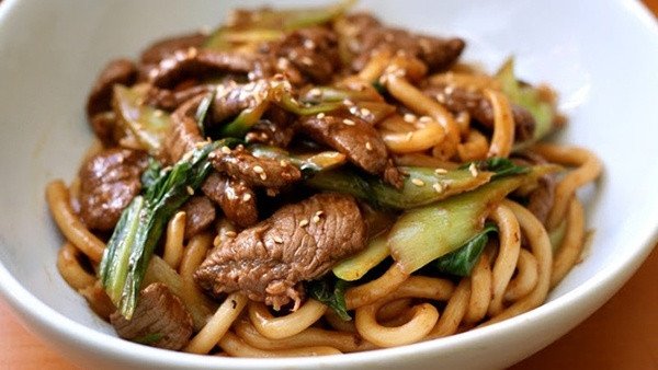 Mì Udon bò xào ngon hấp dẫn