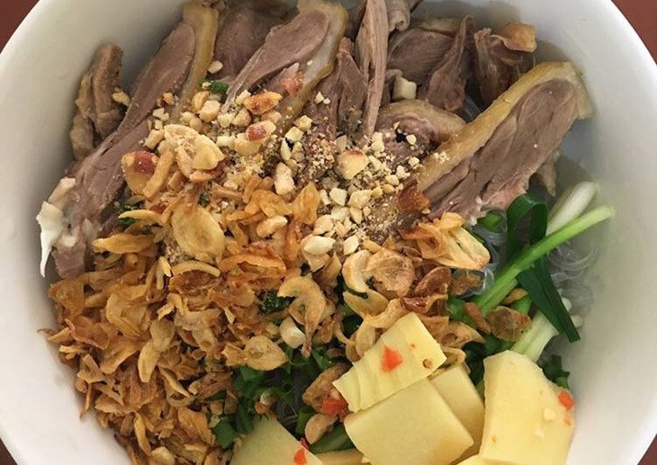 Miến trộn ngan đậm đà hương vị chua ngọt, sợi miến tơi ngon