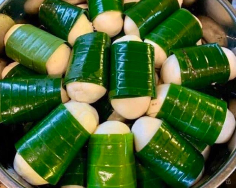 Miếng bánh sắn hấp trắng ngần, mềm dẻo, chuẩn vị