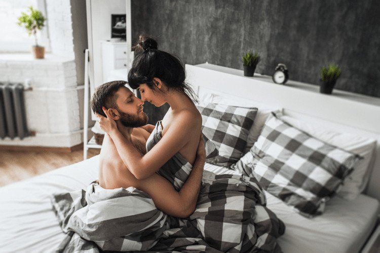 Minh họa lợi ích hạt sen trong việc tăng cường sức khỏe tình dục