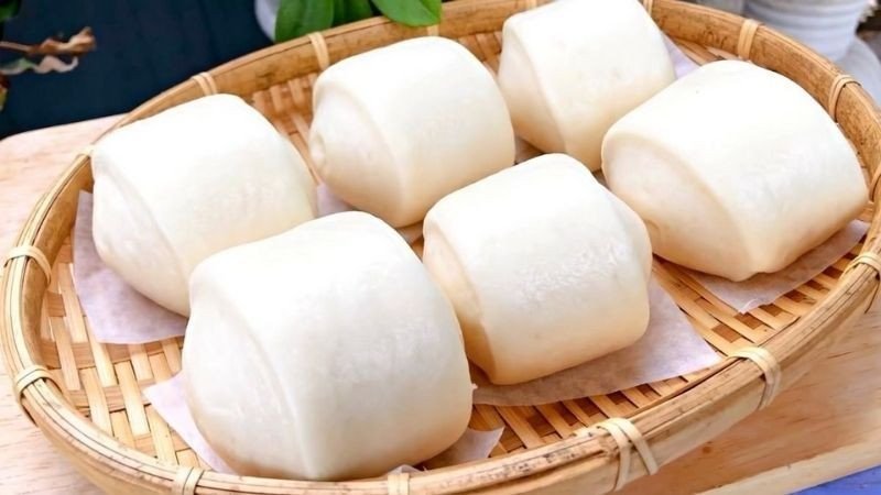Món bánh bao hấp dẫn với vỏ bột mì mịn màng và nhân đậm đà