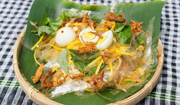 Món bánh tráng trộn hoàn chỉnh sau khi trộn đều với nước sốt