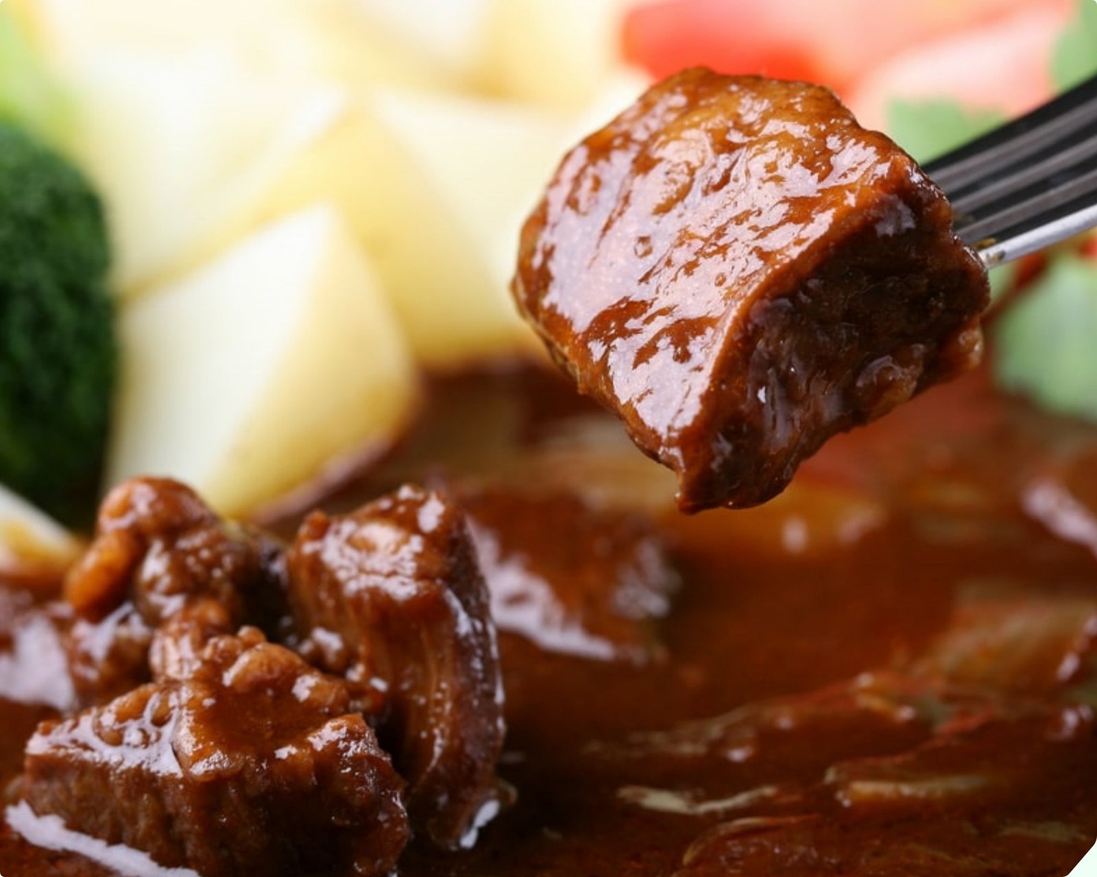 Món bò sốt vang vẫn đậm đà dù không dùng rượu vang