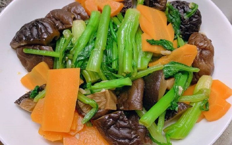 Món cải ngồng xào nấm tươi ngon và lành mạnh