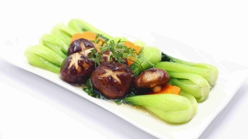 Món cải thìa xào nấm đông cô chay