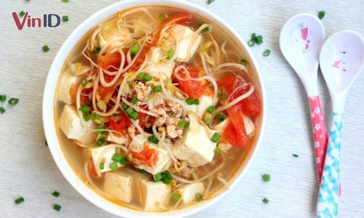 Món canh giá đỗ cà chua chua ngọt giải nhiệt