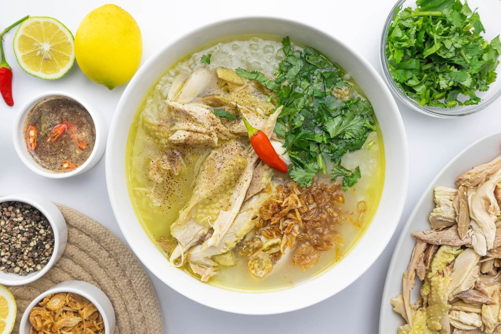 Món cháo gà hạt sen thơm ngon, bổ dưỡng cho cả gia đình