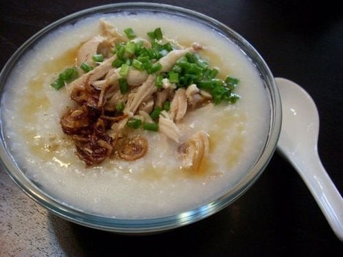 Món cháo trứng gà thịt bò nấm hương bổ dưỡng cho bé